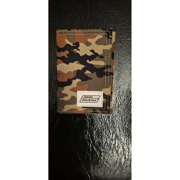 New Dickies Trifold Wallet Camouflage  Nylon Hook & Eye Closure Zip Coin Giftabl - Picture 1 of 3